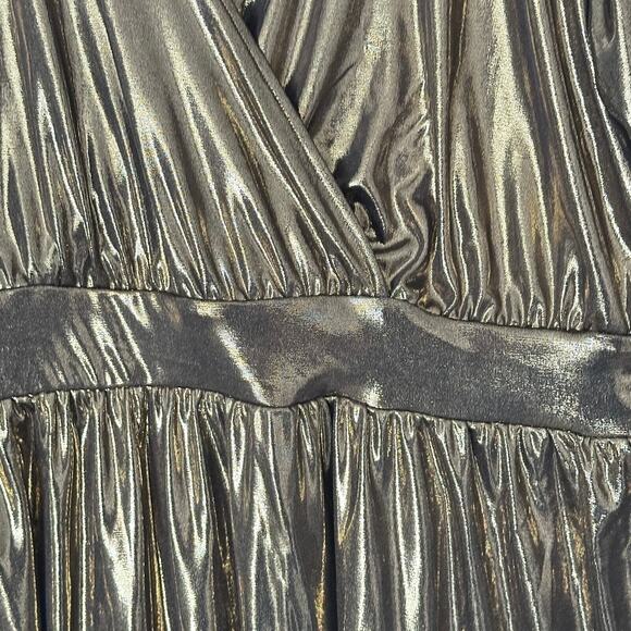 Torrid Top Liquid Shine Peplum Blouse Sz 18/20 Gold Metallic Party New - Picture 6 of 11